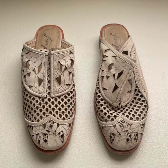 Free People Other - Free People sandals